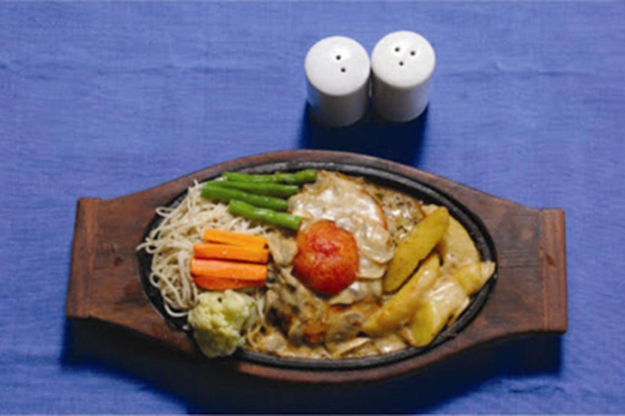 Hotel Clarion Jawalakhel 랄릿푸르 외부 사진