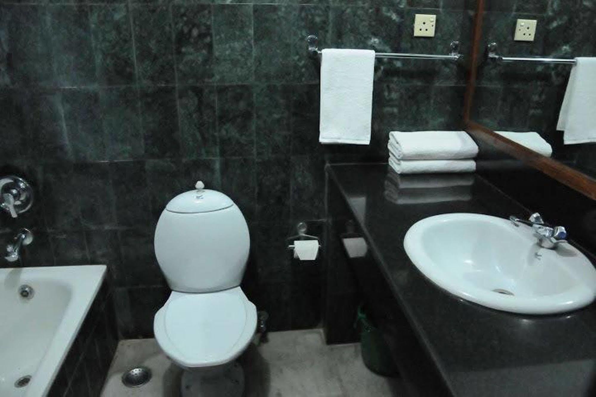 Hotel Clarion Jawalakhel 랄릿푸르 외부 사진